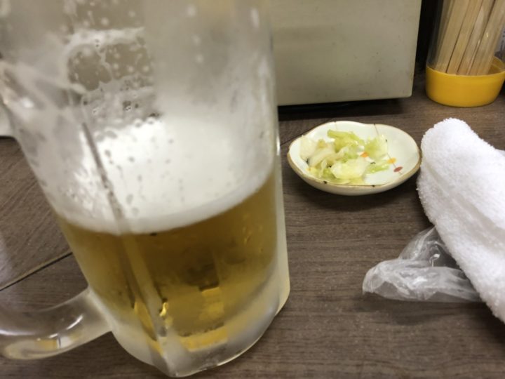 ひな鳥金子本成寺店の生ビール（中）