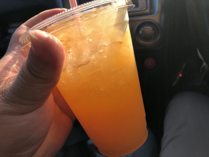 プラント5見附店のフレッシュジュース・生搾りオレンジ（200円）
